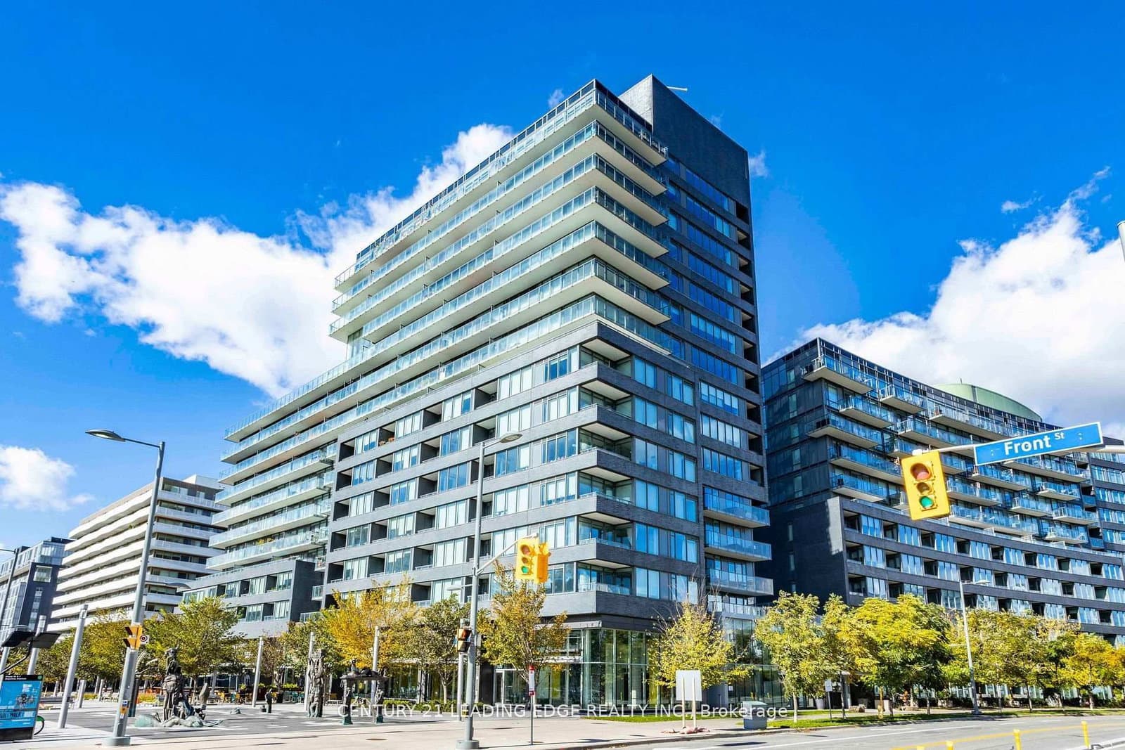 S810 - 120 Bayview Avenue, Toronto, ON