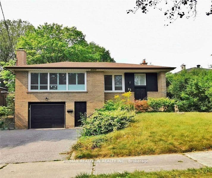 24 Fenelon Drive, Toronto, ON