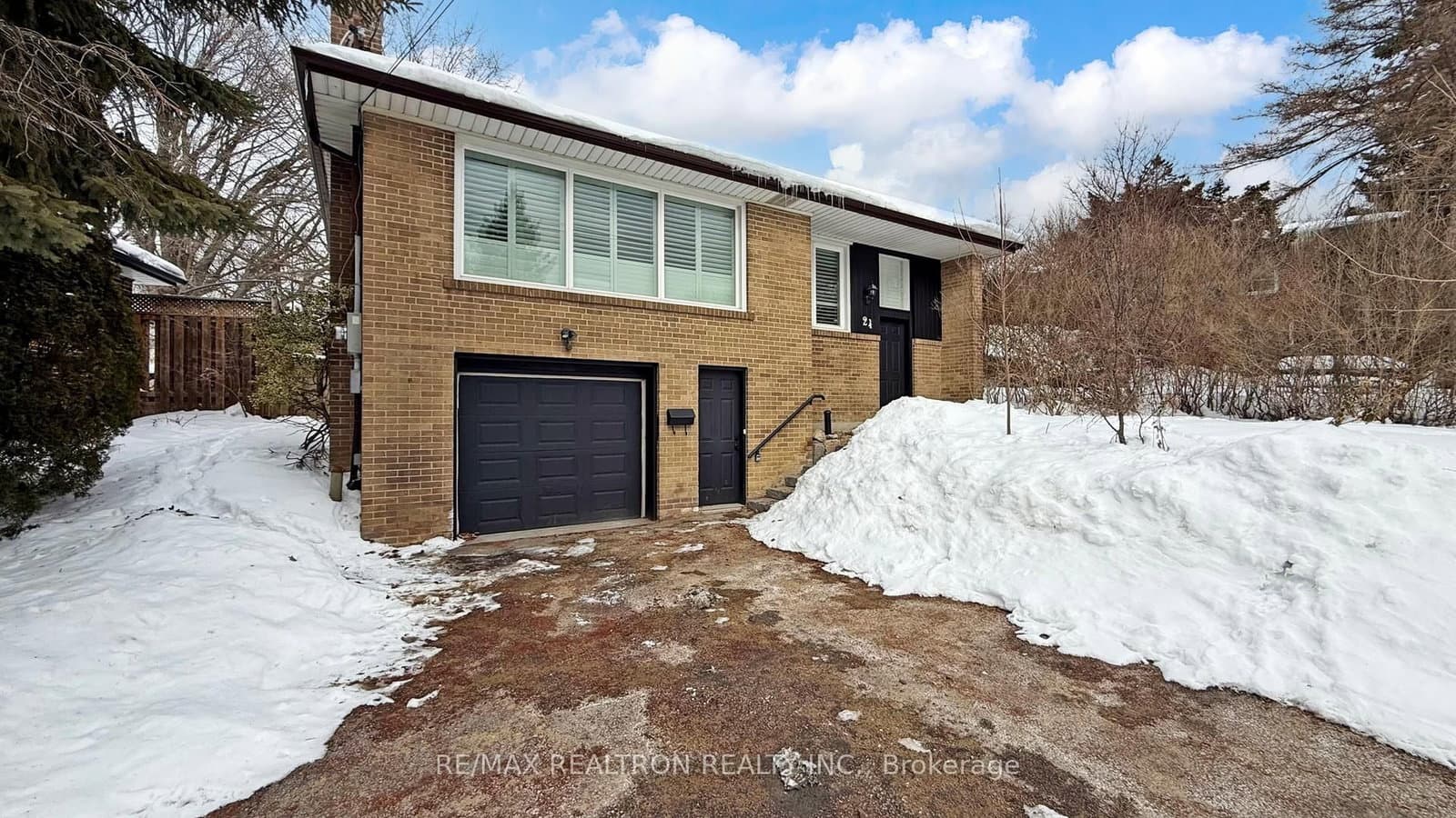 24 Fenelon Drive, Toronto, ON — photo 2