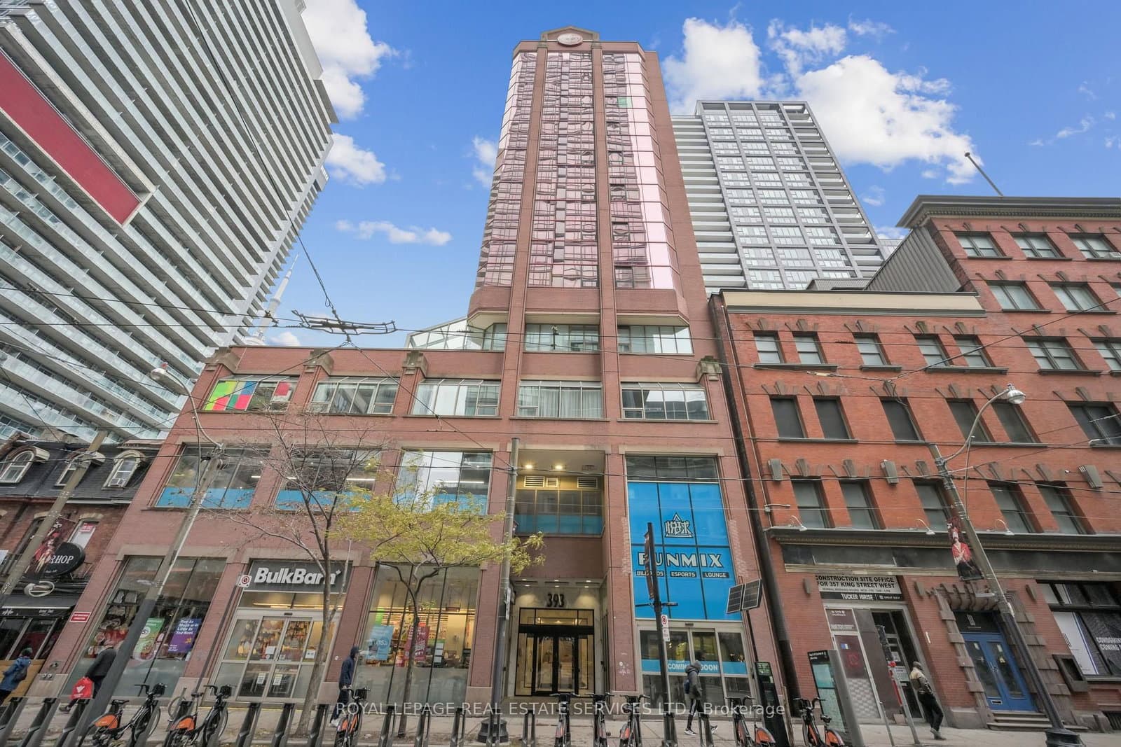 904 - 393 King Street, Toronto, ON