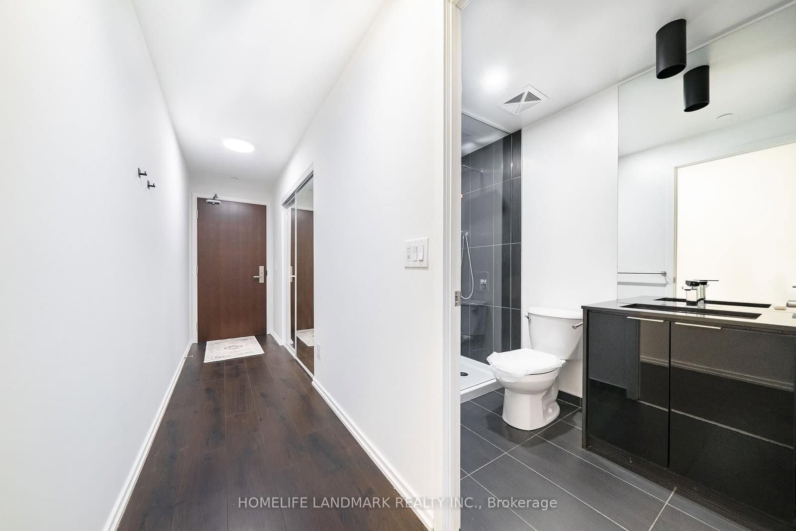 1611 - 70 Temperance Street, Toronto, ON — photo 3