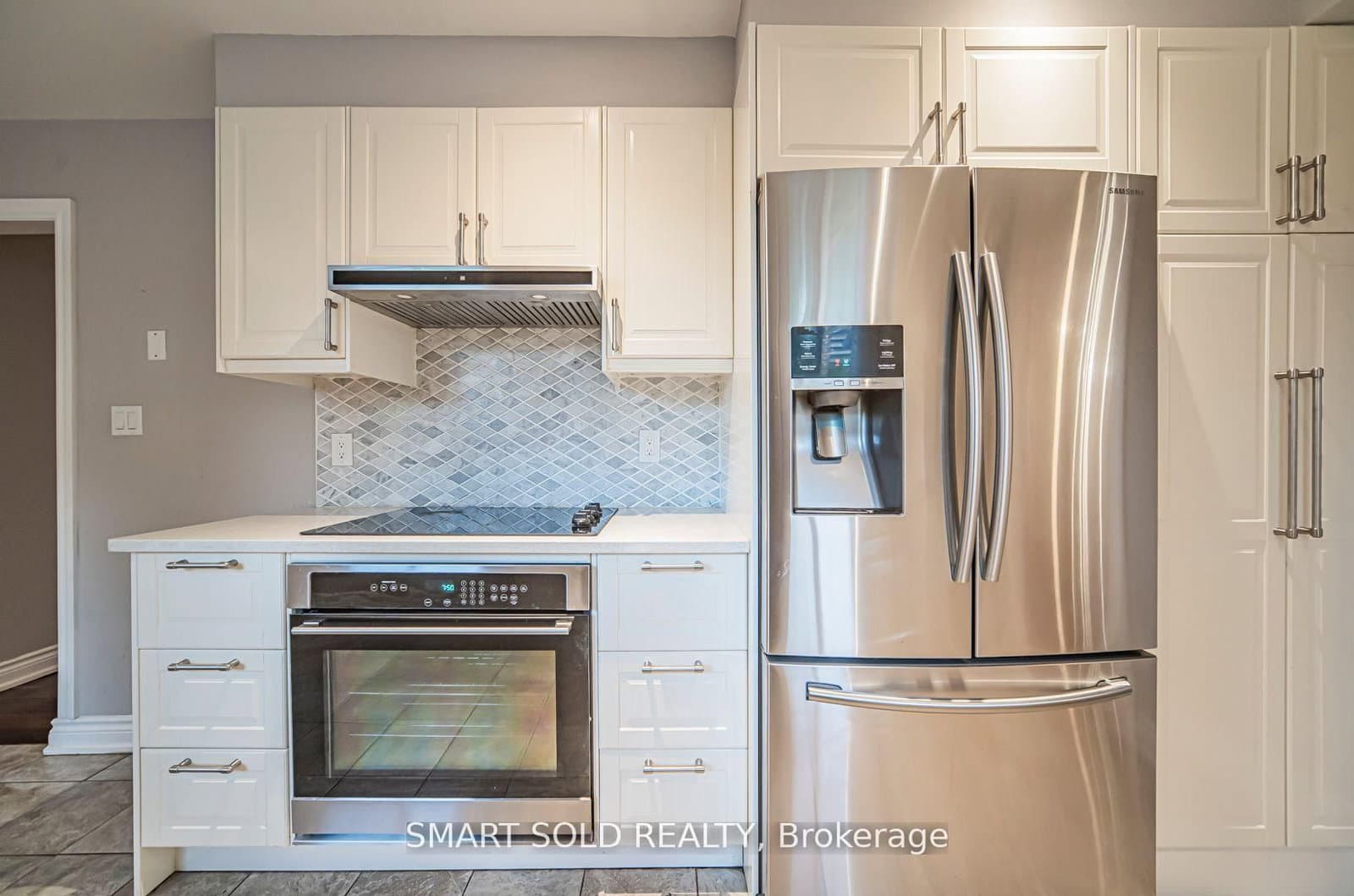 120 Abbeywood Trail, Toronto, ON — photo 3