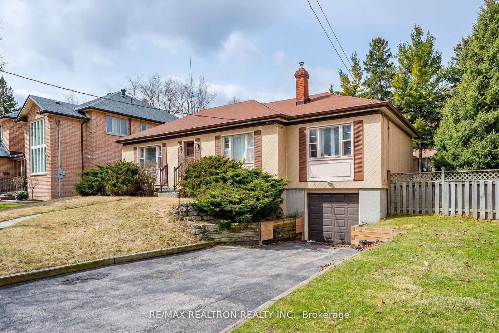30 Lawnview Drive, Toronto, ON — photo 3
