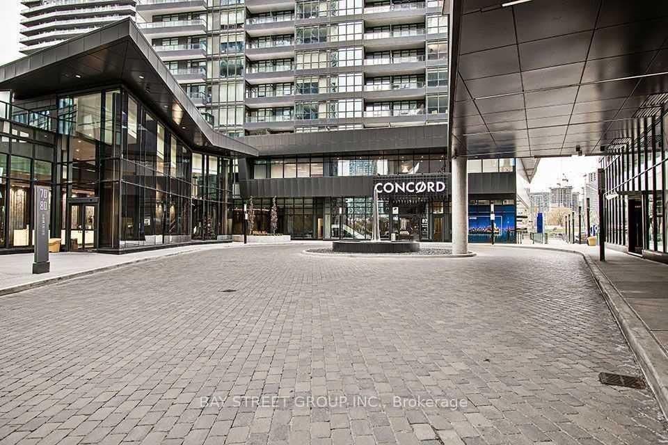 810 - 90 Queens Wharf Road, Toronto, ON — photo 2