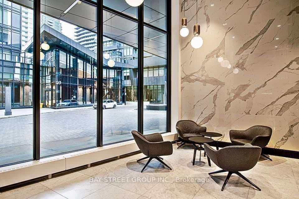 810 - 90 Queens Wharf Road, Toronto, ON — photo 3