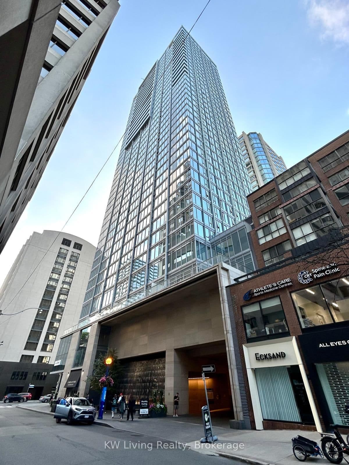 2009 - 188 Cumberland Street, Toronto, ON