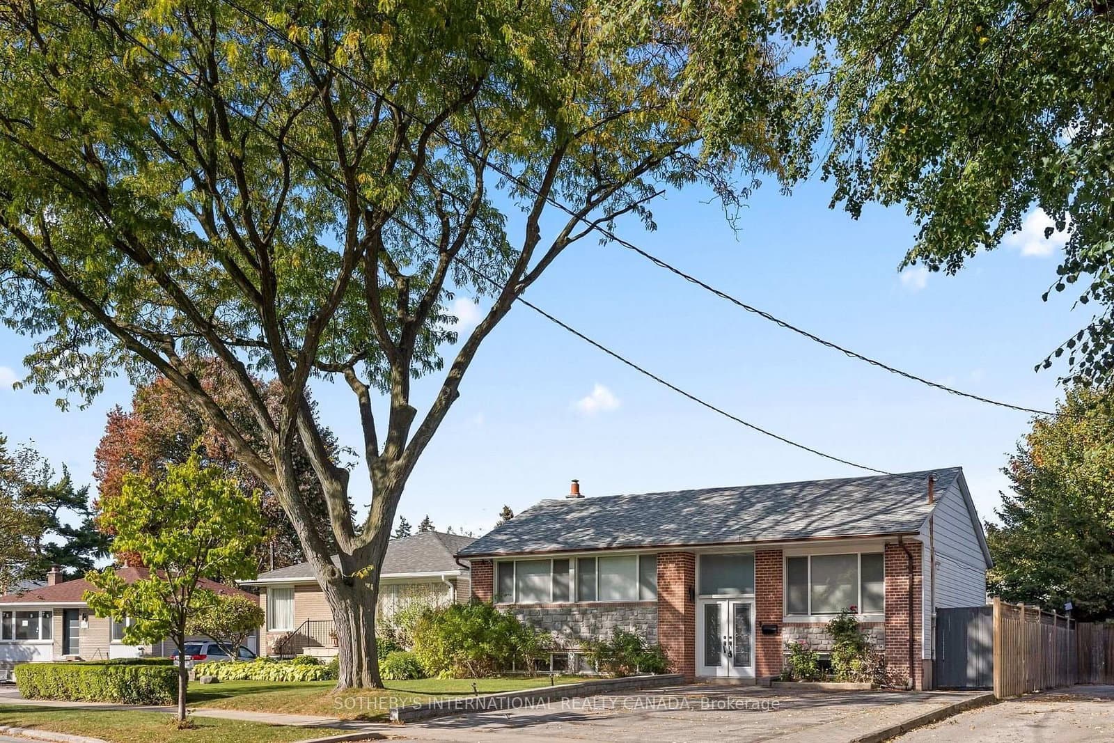 108 Lynedock Crescent, Toronto, ON — photo 3