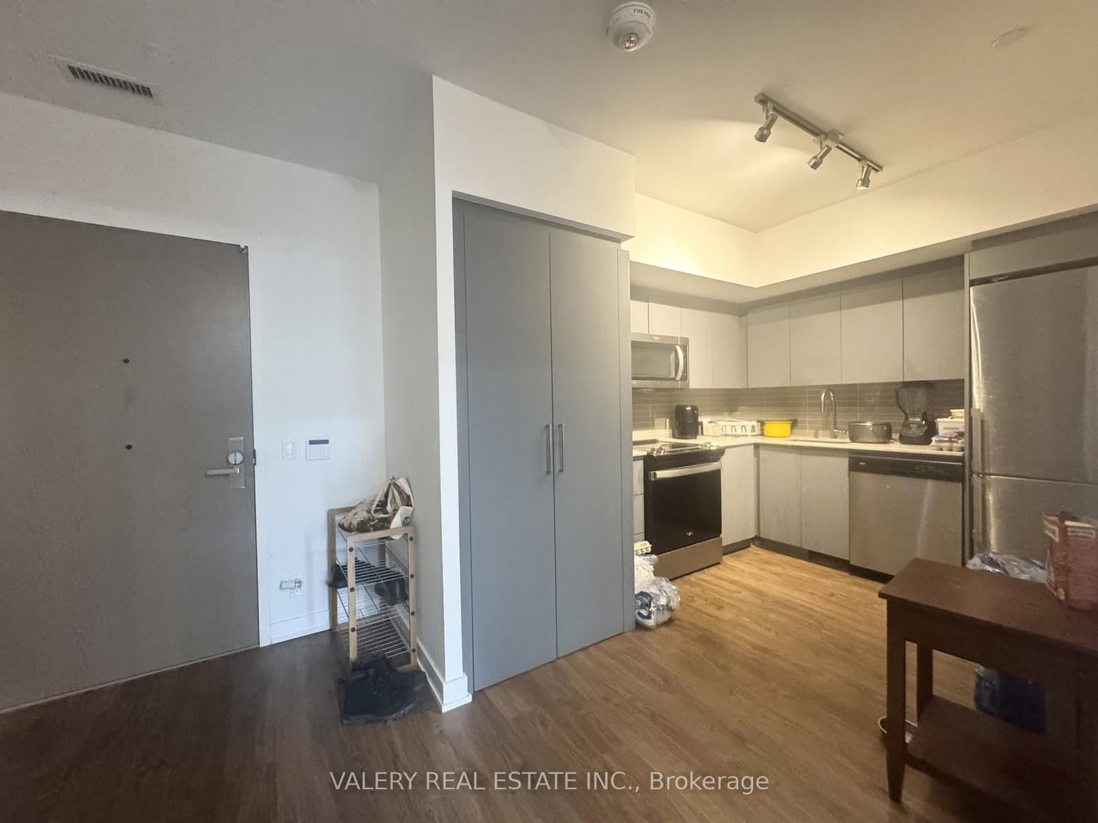 1023 - 30 Tretti Way, Toronto, ON