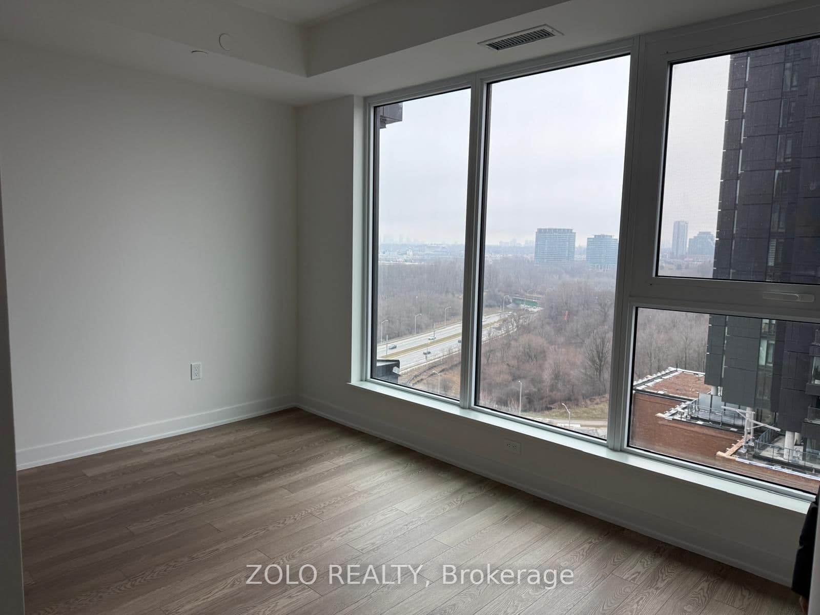 1002 - 5 Quarrington Lane, Toronto, ON — photo 3