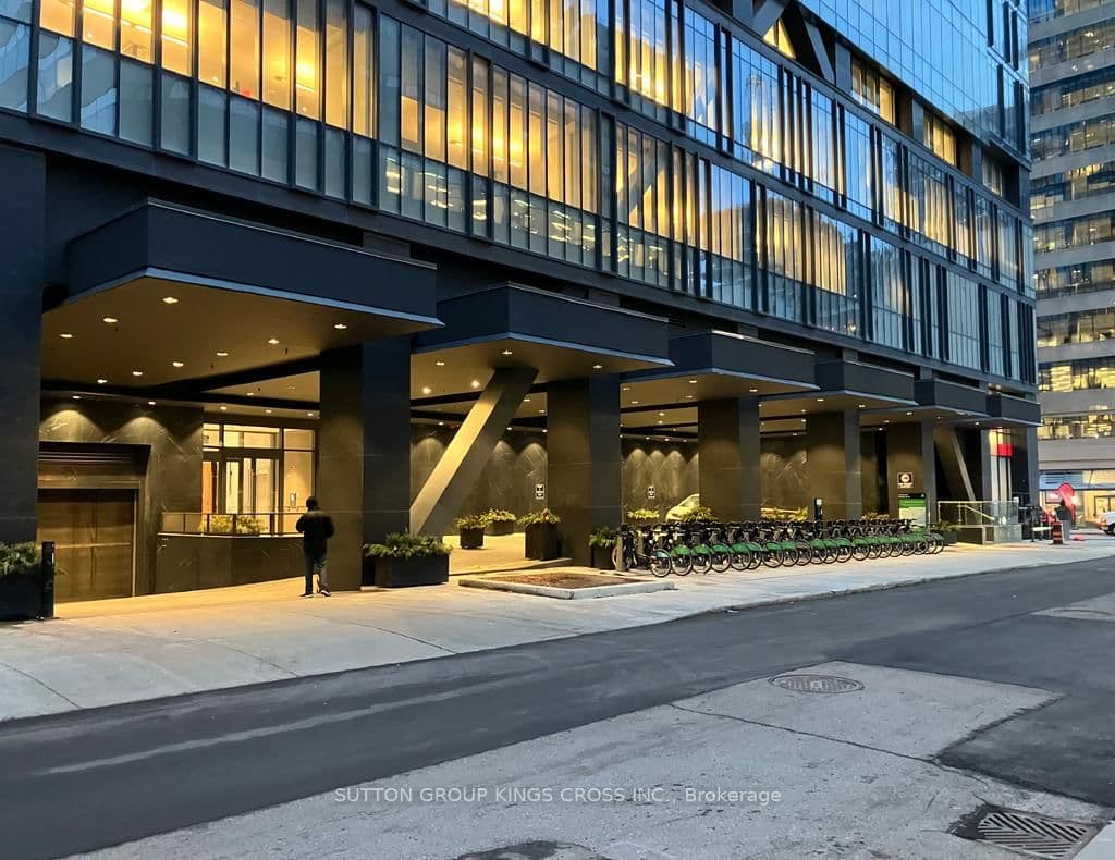 3901 - 488 University Avenue, Toronto, ON
