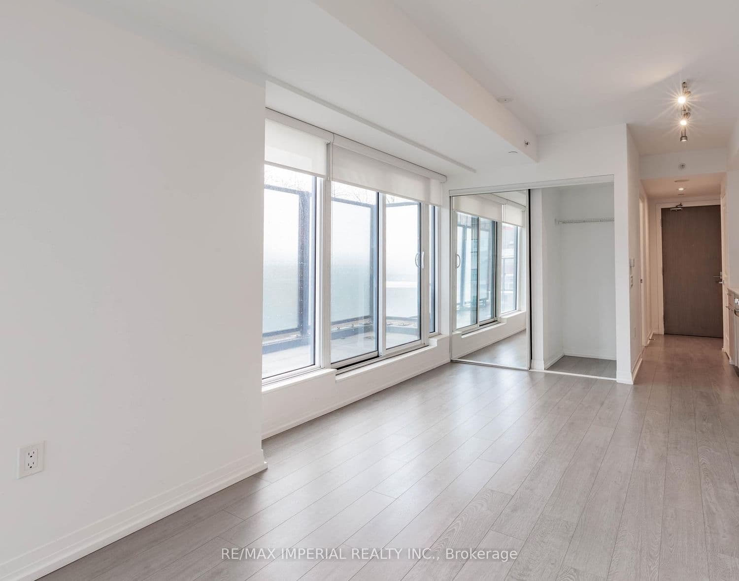708 - 251 Jarvis Street, Toronto, ON — photo 2