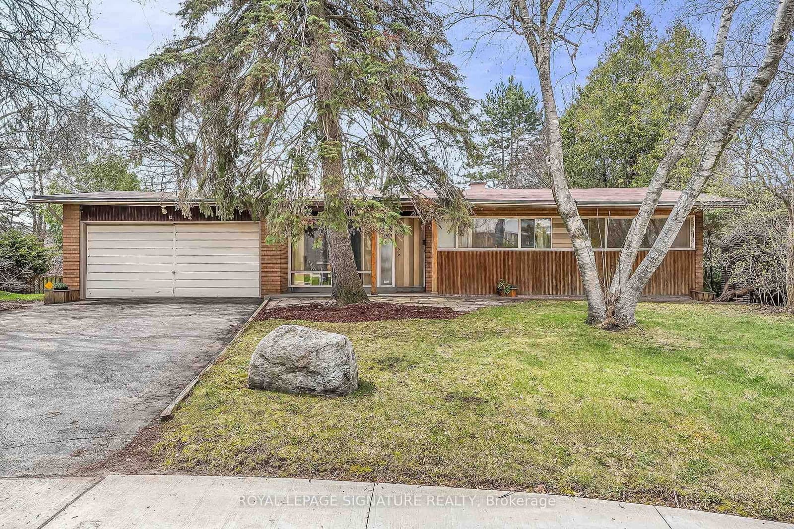 12 Ruden Crescent, Toronto, ON