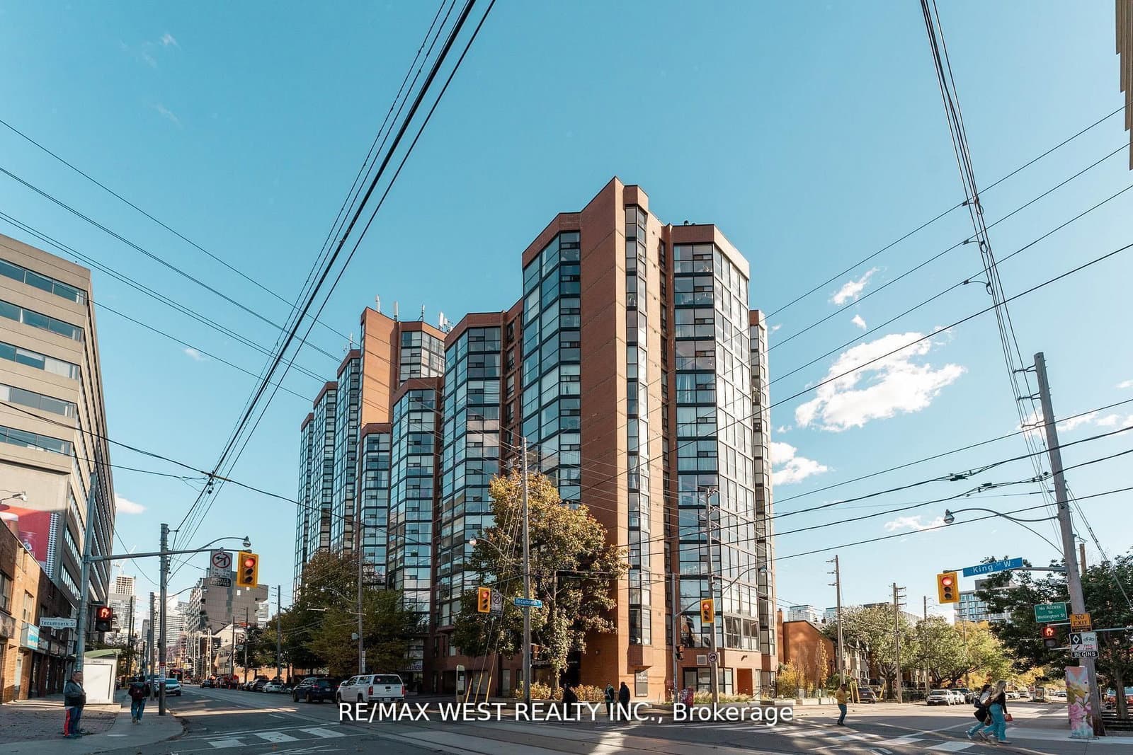 205 - 725 King Street, Toronto, ON