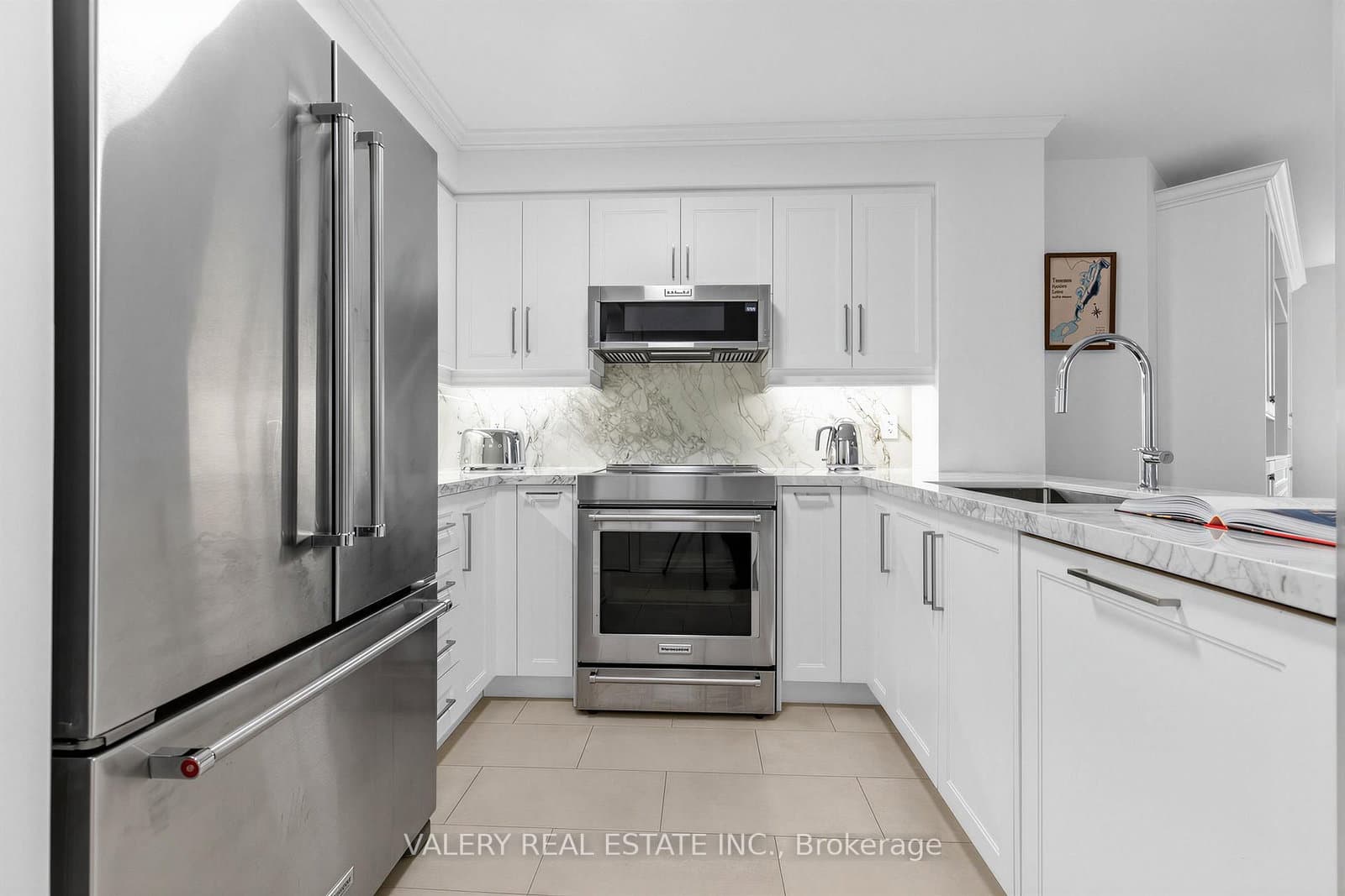 1009 - 300 Bloor Street, Toronto, ON — photo 2