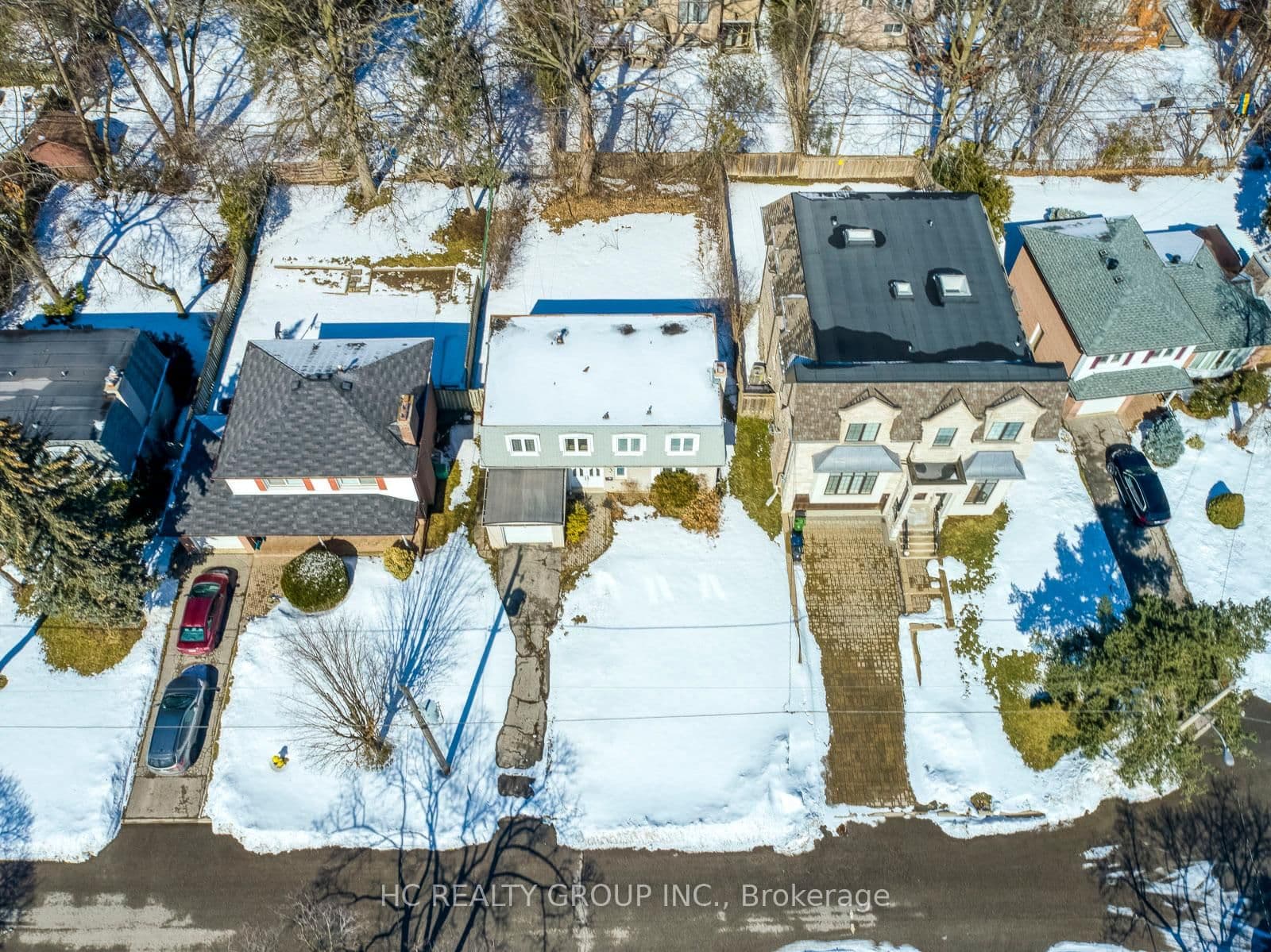 10 Waring Court, Toronto, ON — photo 3