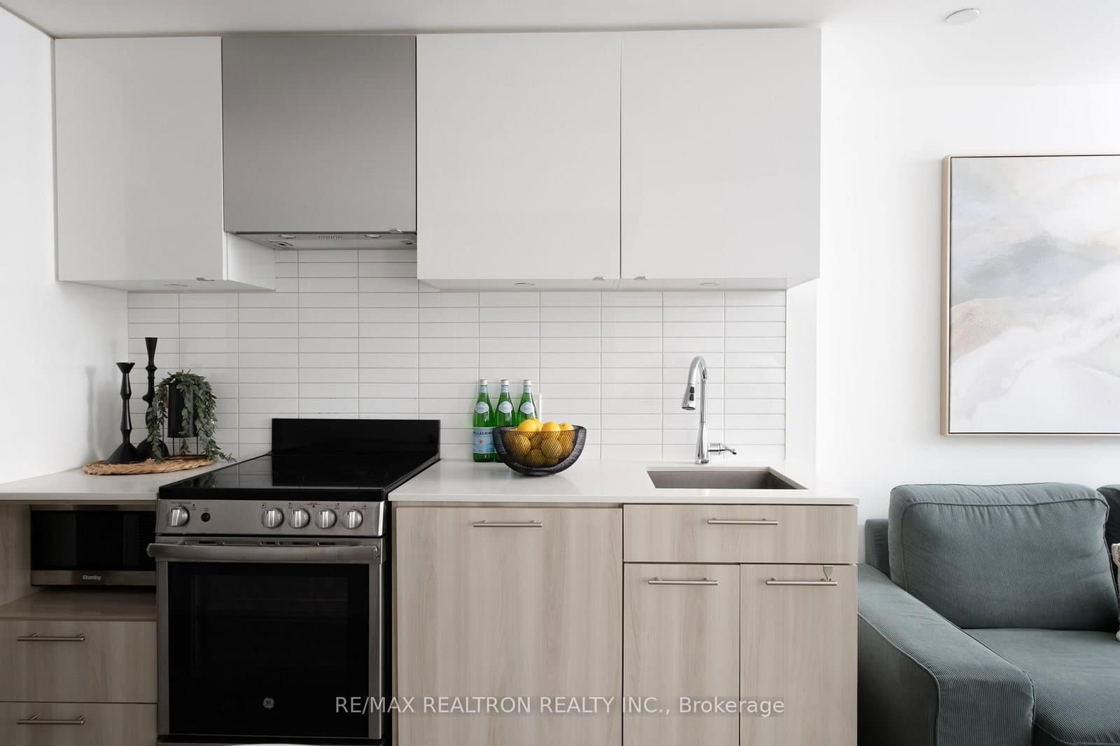 3309 - 251 Jarvis Street, Toronto, ON — photo 2