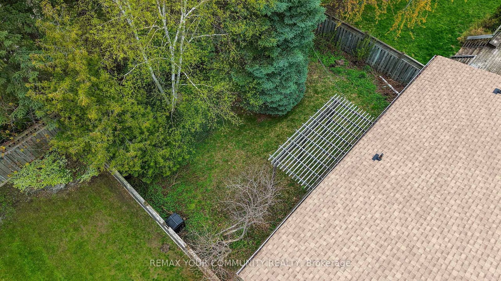 28 Bunty Lane, Toronto, ON — photo 2