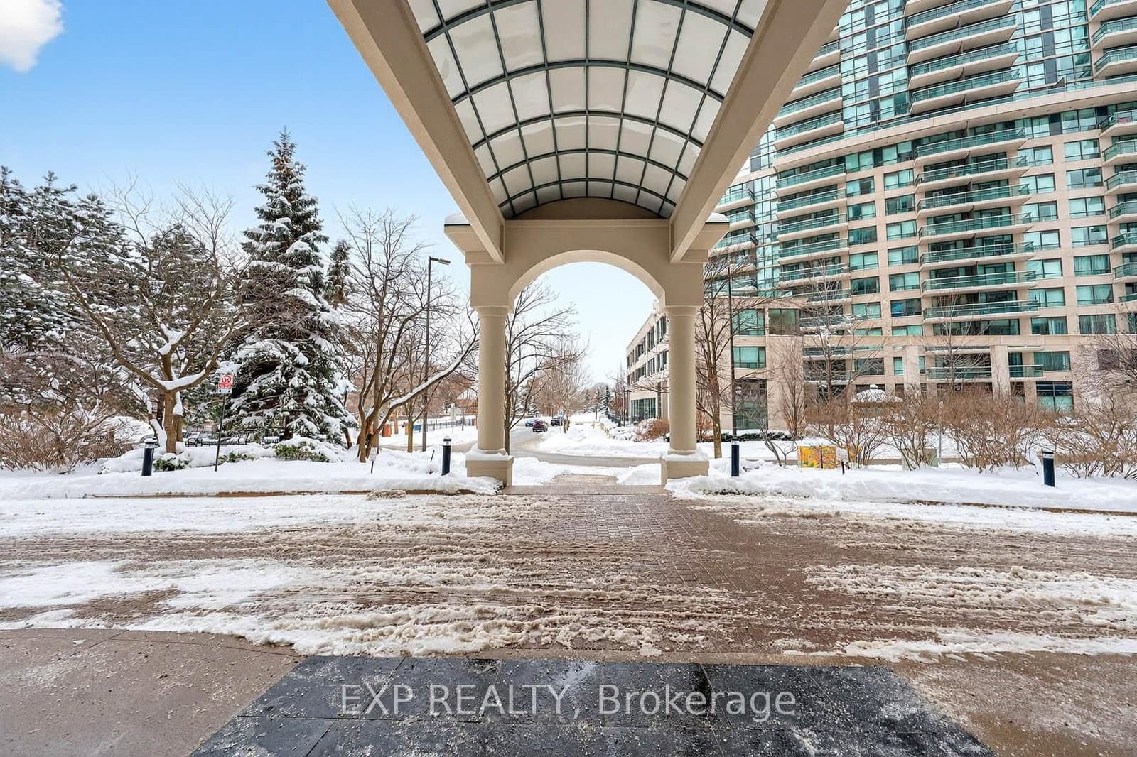 517 - 23 Lorraine Drive, Toronto, ON — photo 3