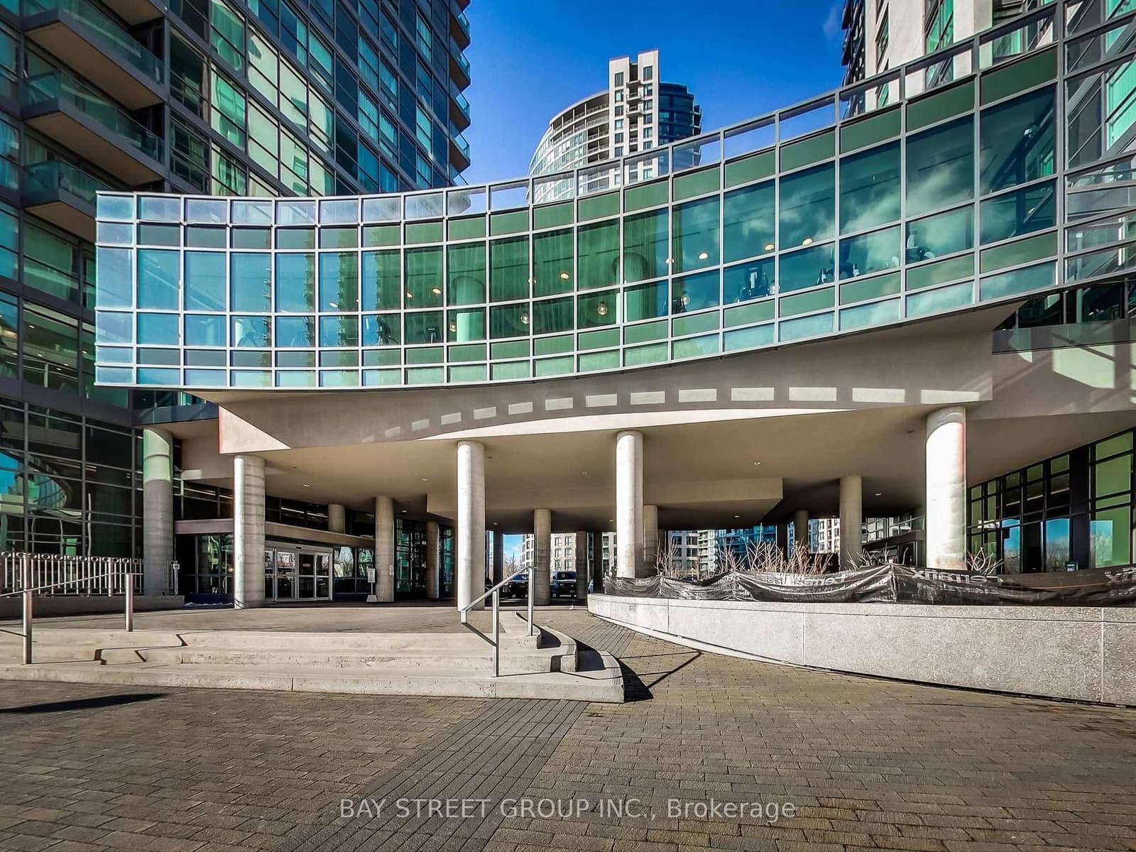 1711 - 215 Fort York Boulevard, Toronto, ON — photo 2
