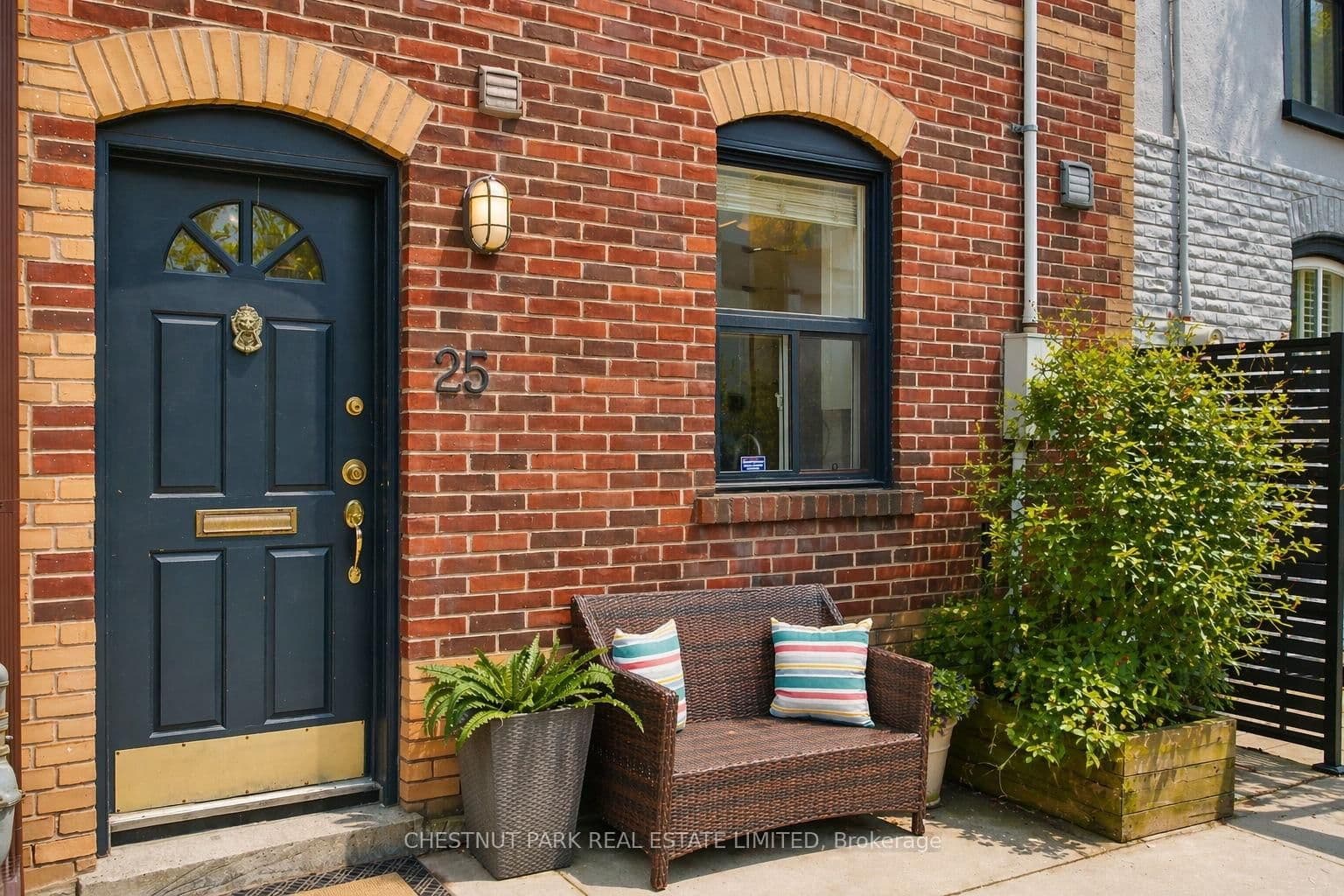 25 Bishop Street, Toronto, ON — photo 3