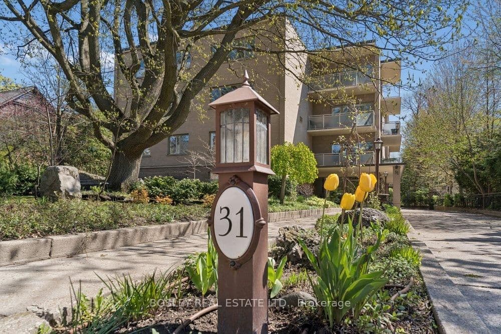 303 - 31 Rosedale Road, Toronto, ON