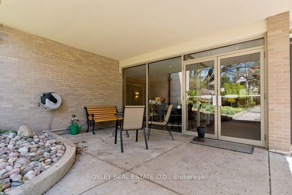 303 - 31 Rosedale Road, Toronto, ON — photo 3