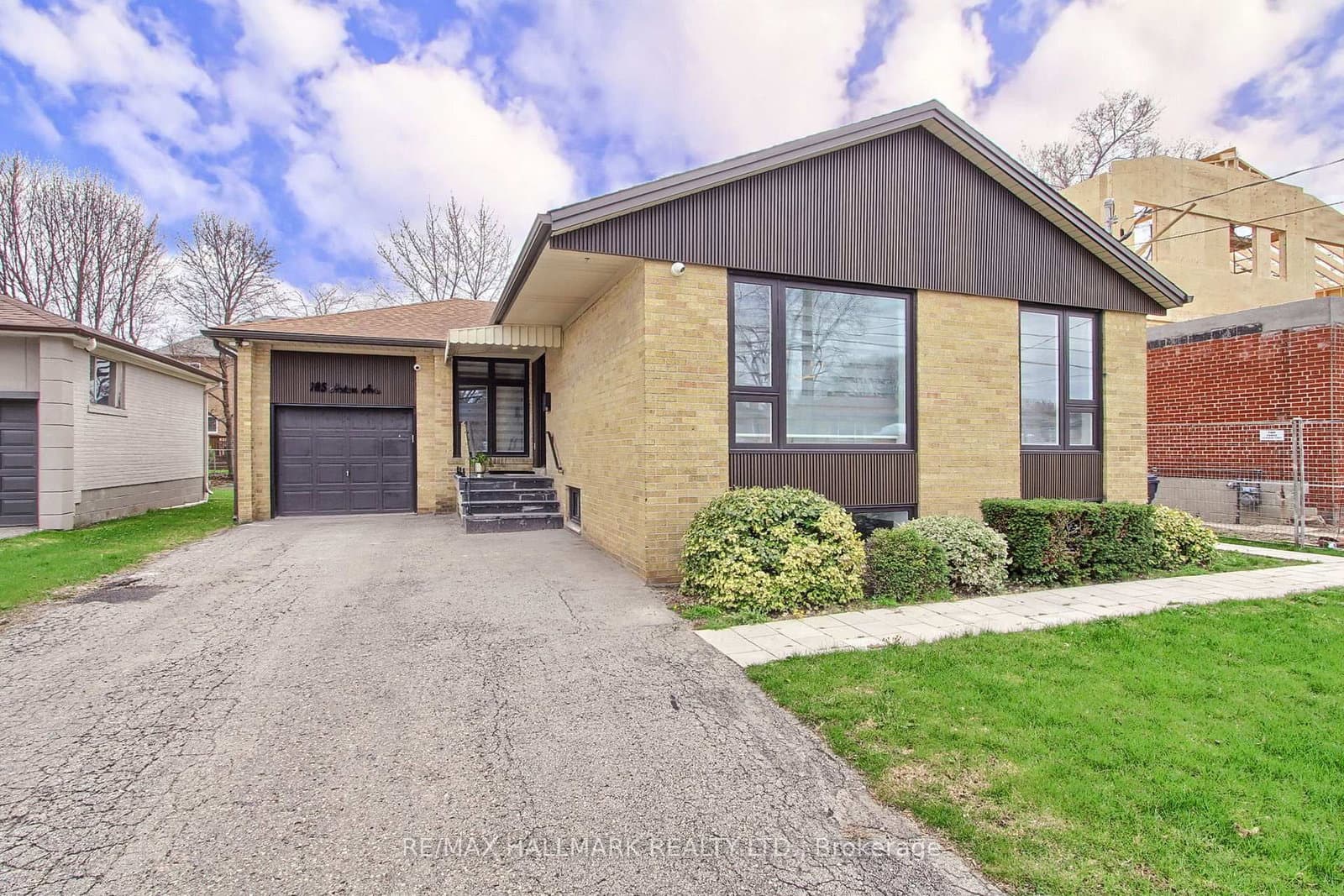 185 Acton Avenue, Toronto, ON — photo 3
