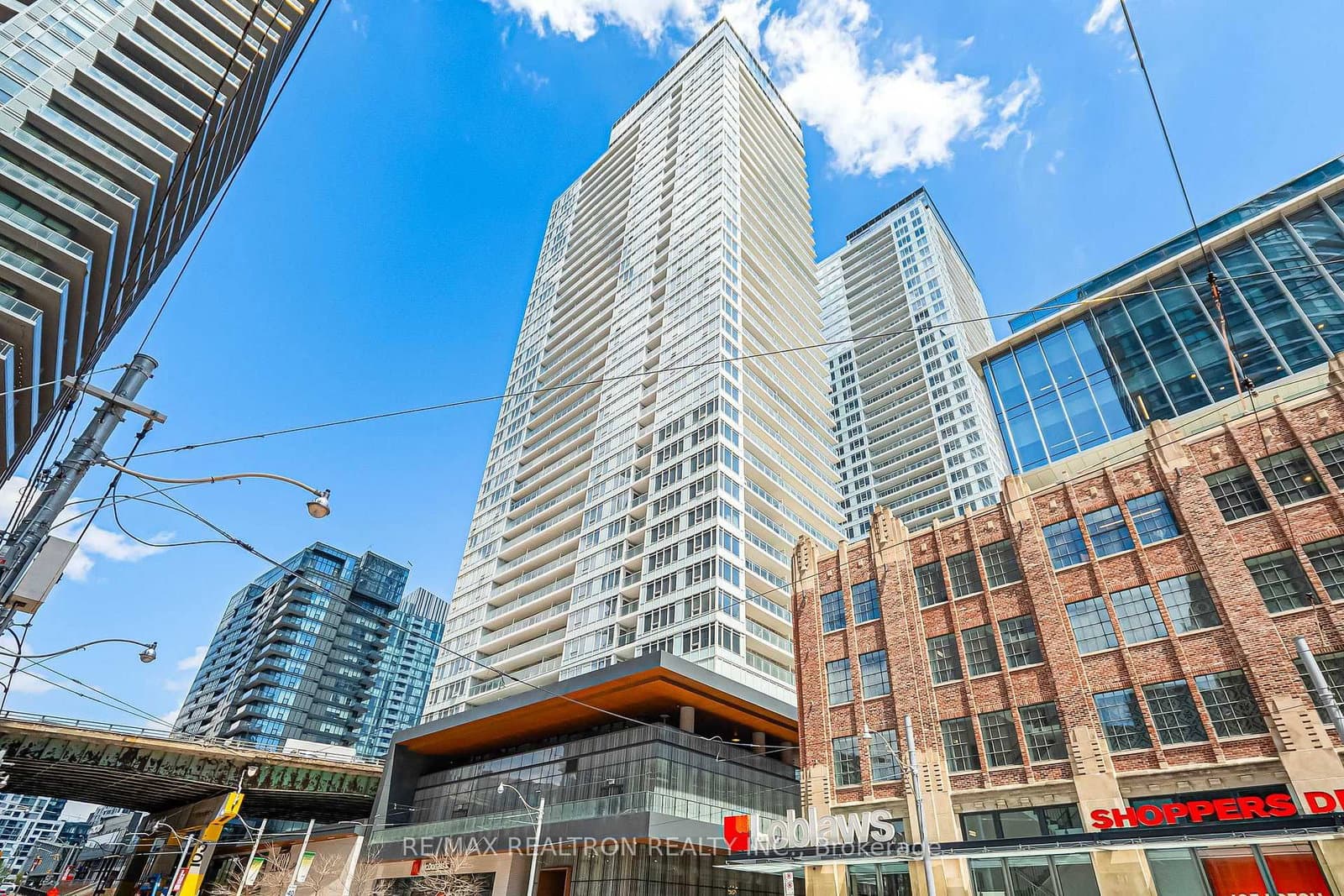 811 - 19 Bathurst Street, Toronto, ON