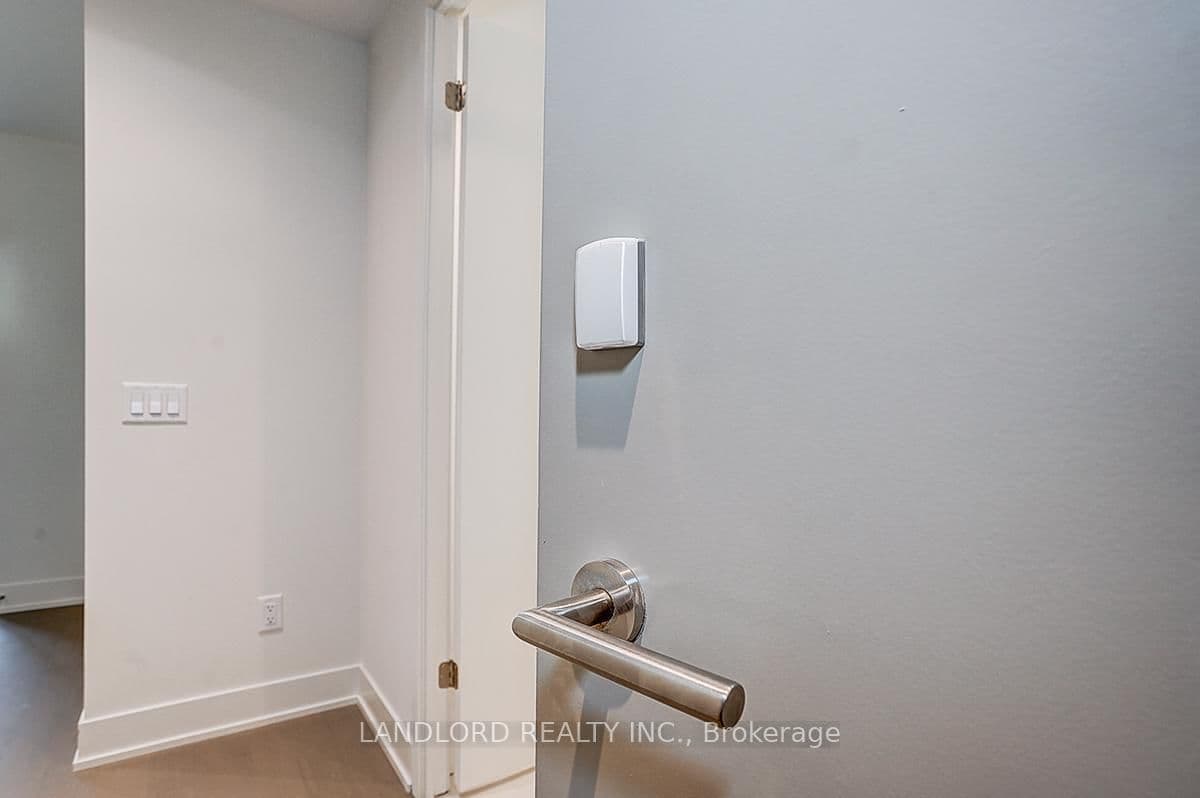 202 - 322 Dupont Street, Toronto, ON — photo 3
