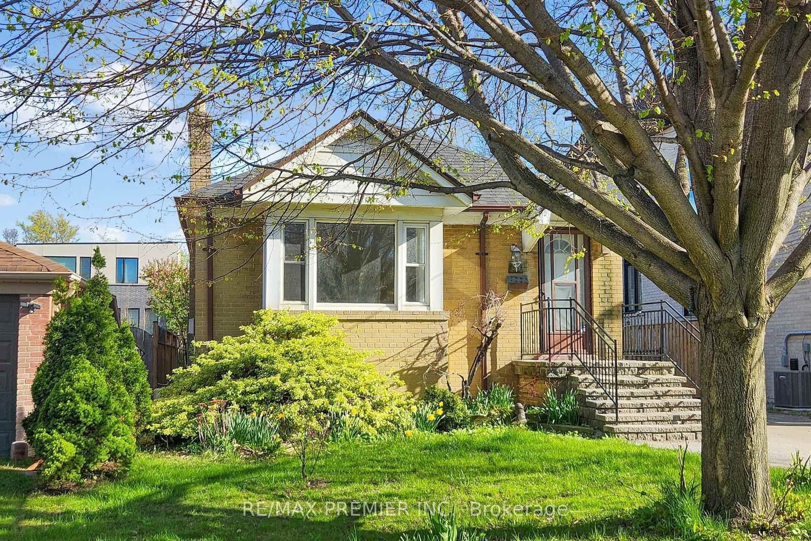 89 Burncrest Drive, Toronto, ON — photo 3