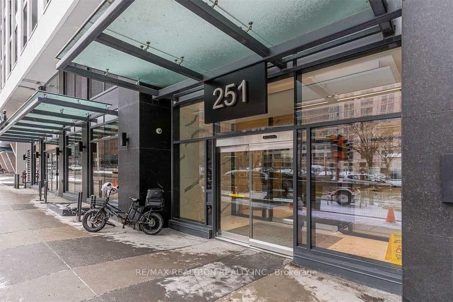 4908 - 251 Jarvis Street, Toronto, ON — photo 2