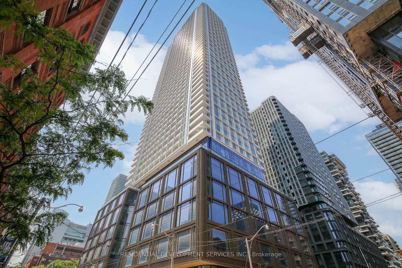 1810 - 88 Queen Street, Toronto, ON — photo 2