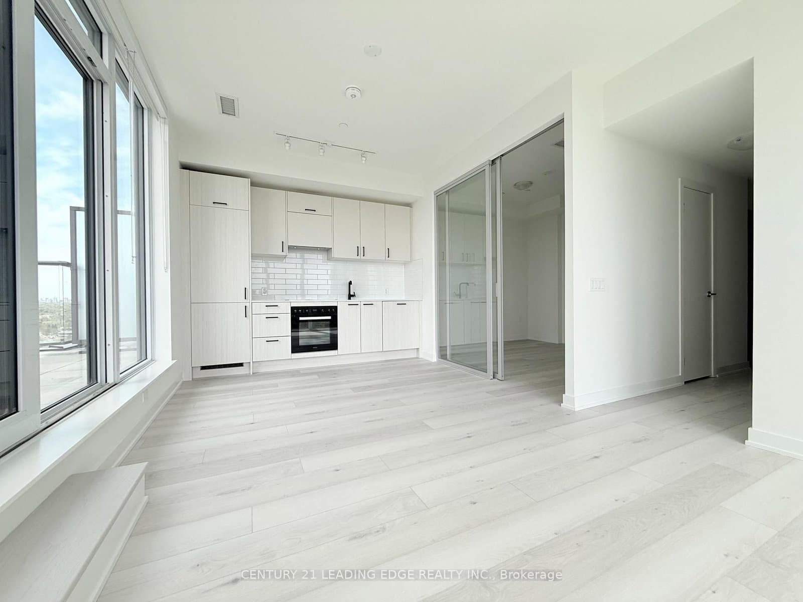 2410 - 5 Quarrington Lane, Toronto, ON — photo 2
