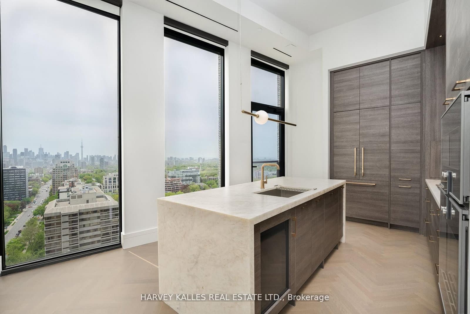 2002 - 215 Lonsdale Road, Toronto, ON
