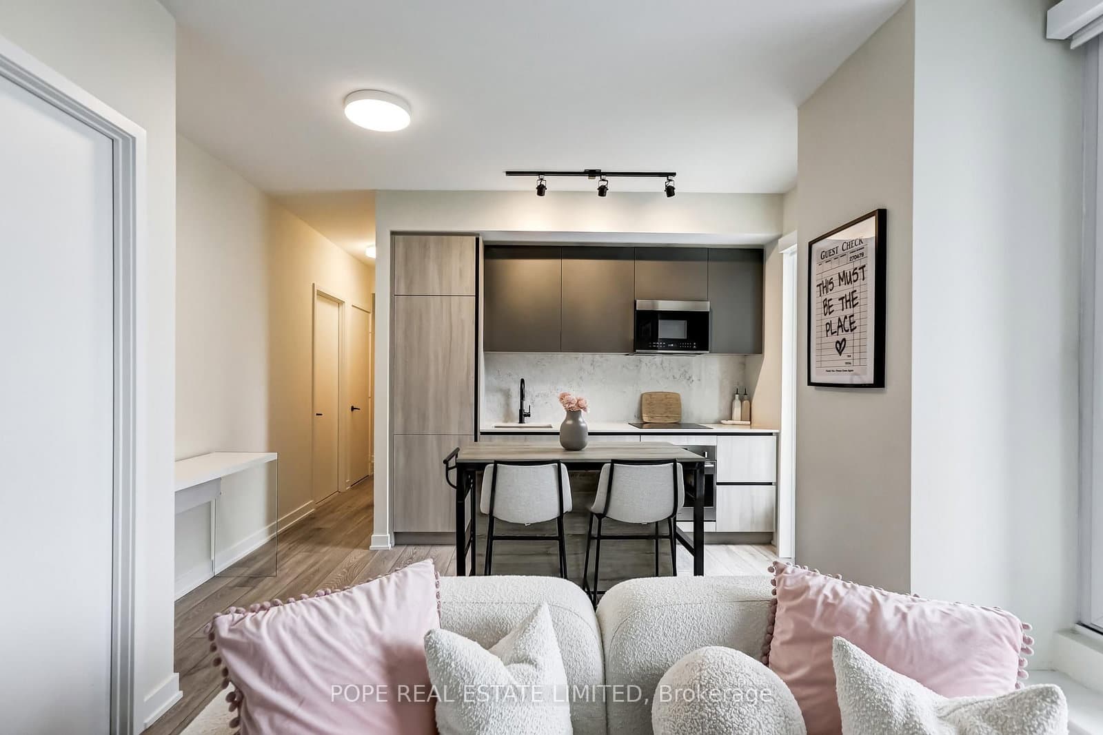 1502 - 108 Peter Street, Toronto, ON — photo 3