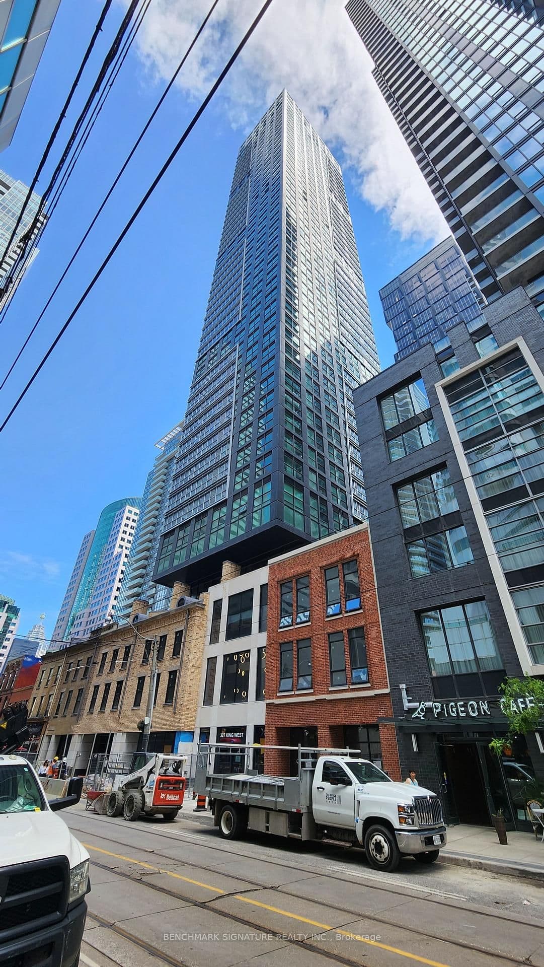1506 - 327 King Street, Toronto, ON