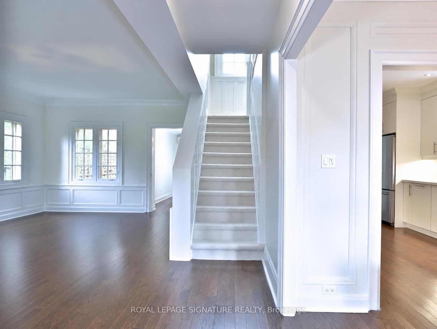 195 Pinewood Avenue, Toronto, ON — photo 2