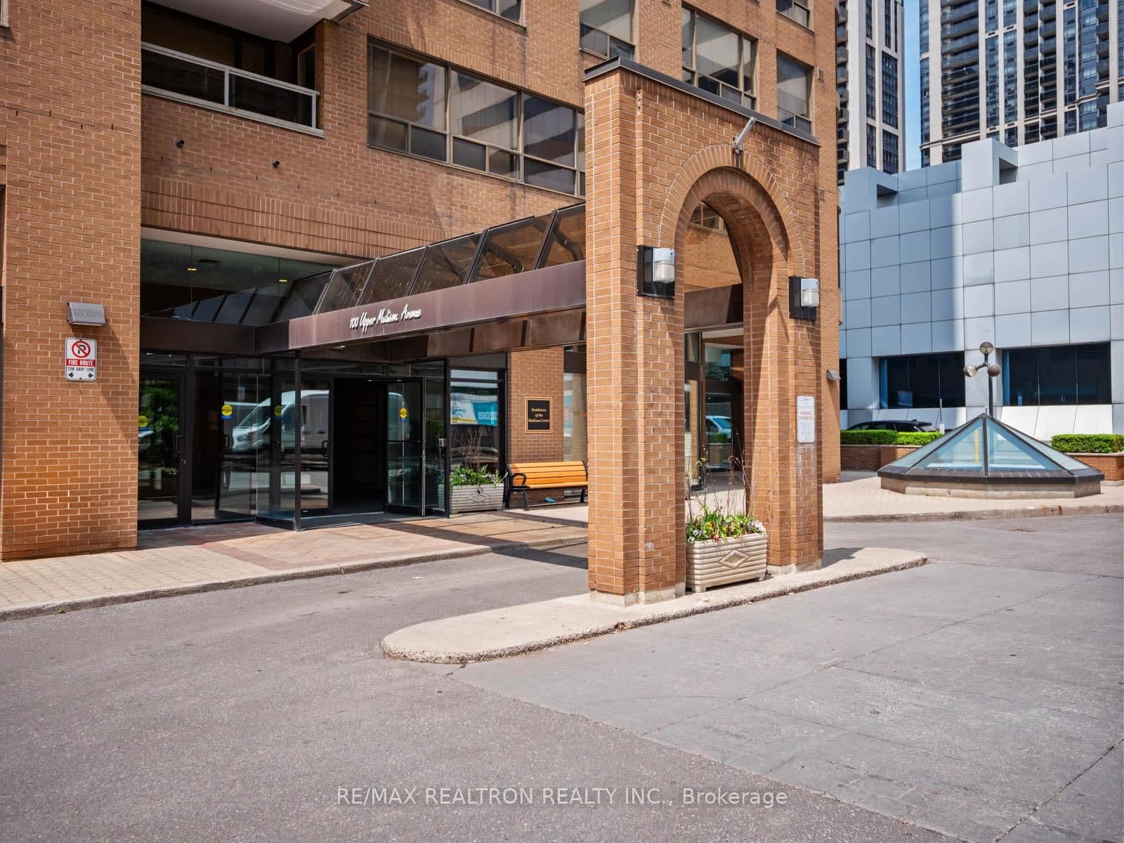 #1709 - 100 Upper Madison Avenue, Toronto, ON — photo 3