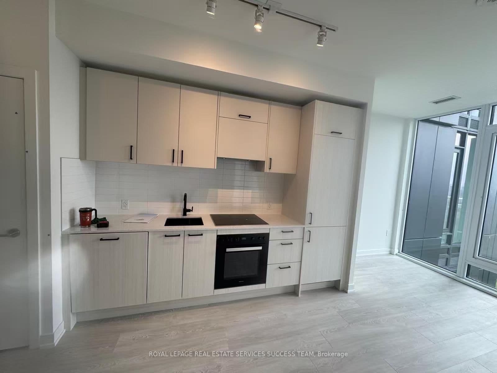 2409 - 5 Quarrington Lane, Toronto, ON — photo 2