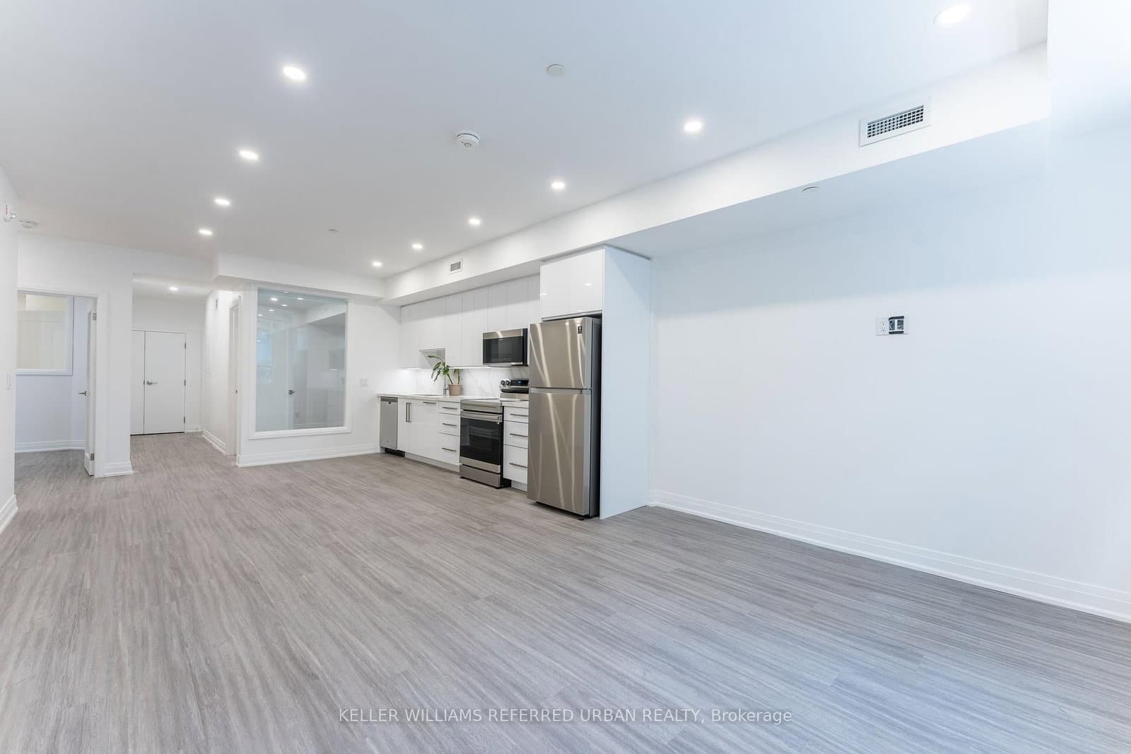 202 - 475 Queen Street, Toronto, ON