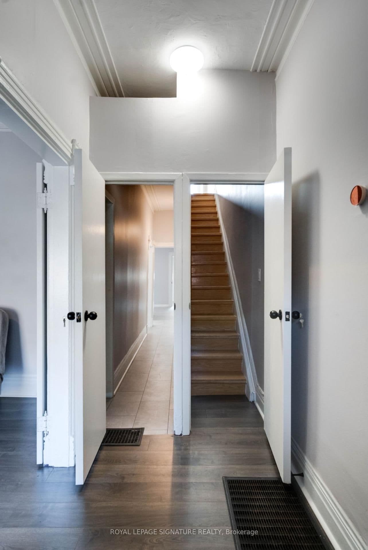 2nd/3rd - 288 Ossington Avenue, Toronto, ON — photo 2