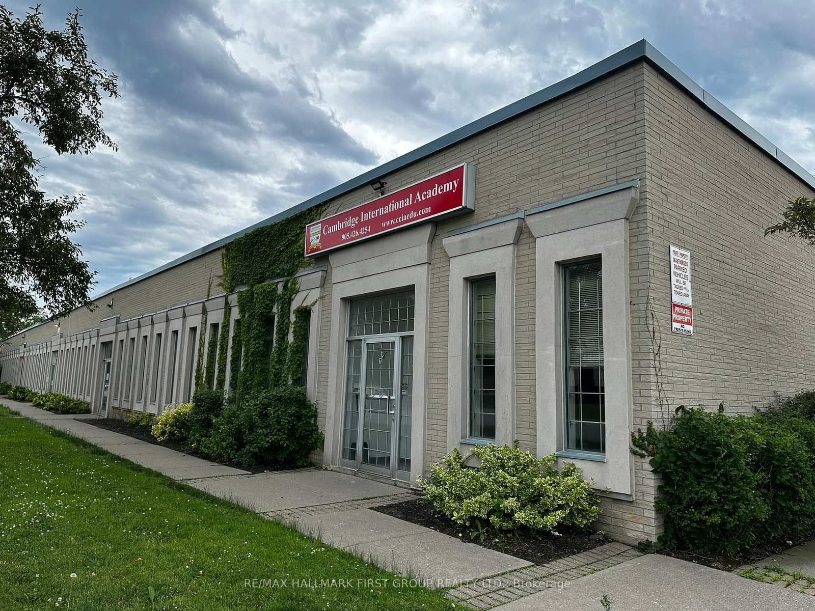 126 Commercial Avenue, Ajax, ON