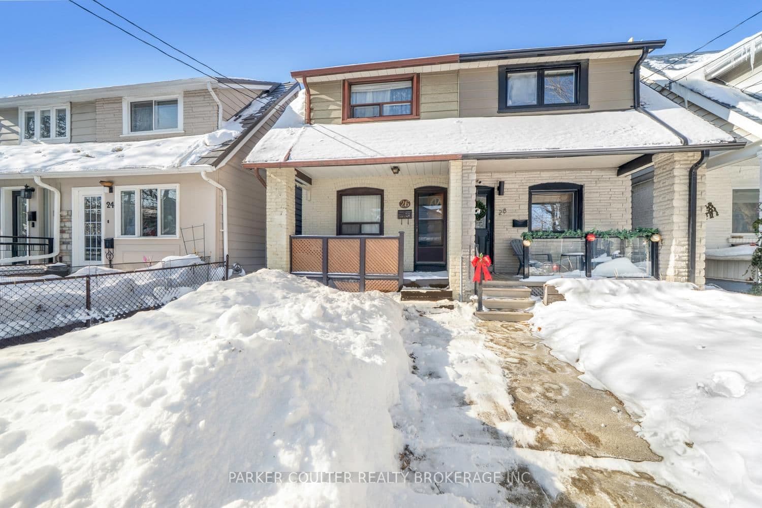 26 Larchmount Avenue, Toronto, ON — photo 2