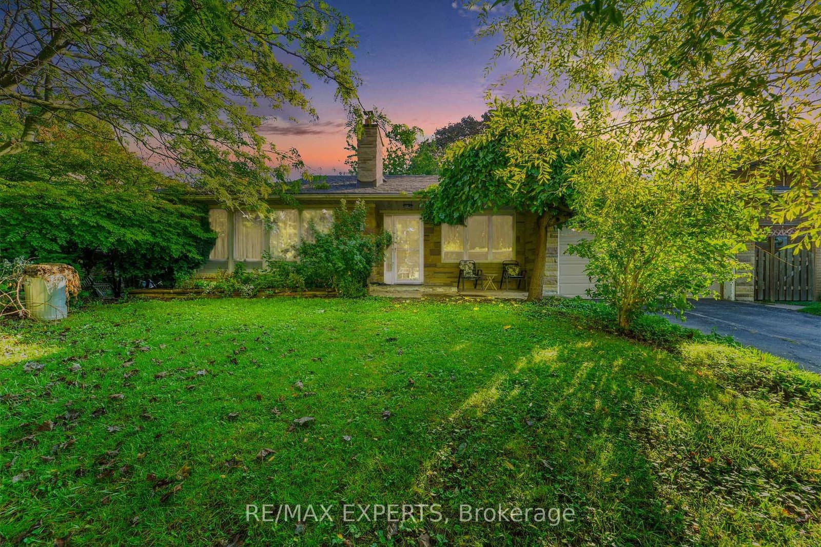 19 Duncombe Boulevard, Toronto, ON