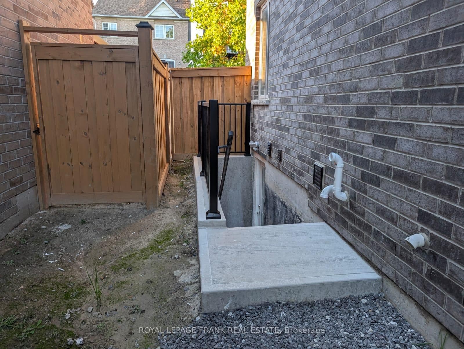 Bsmt - 41 Morley Crescent, Whitby, ON — photo 2