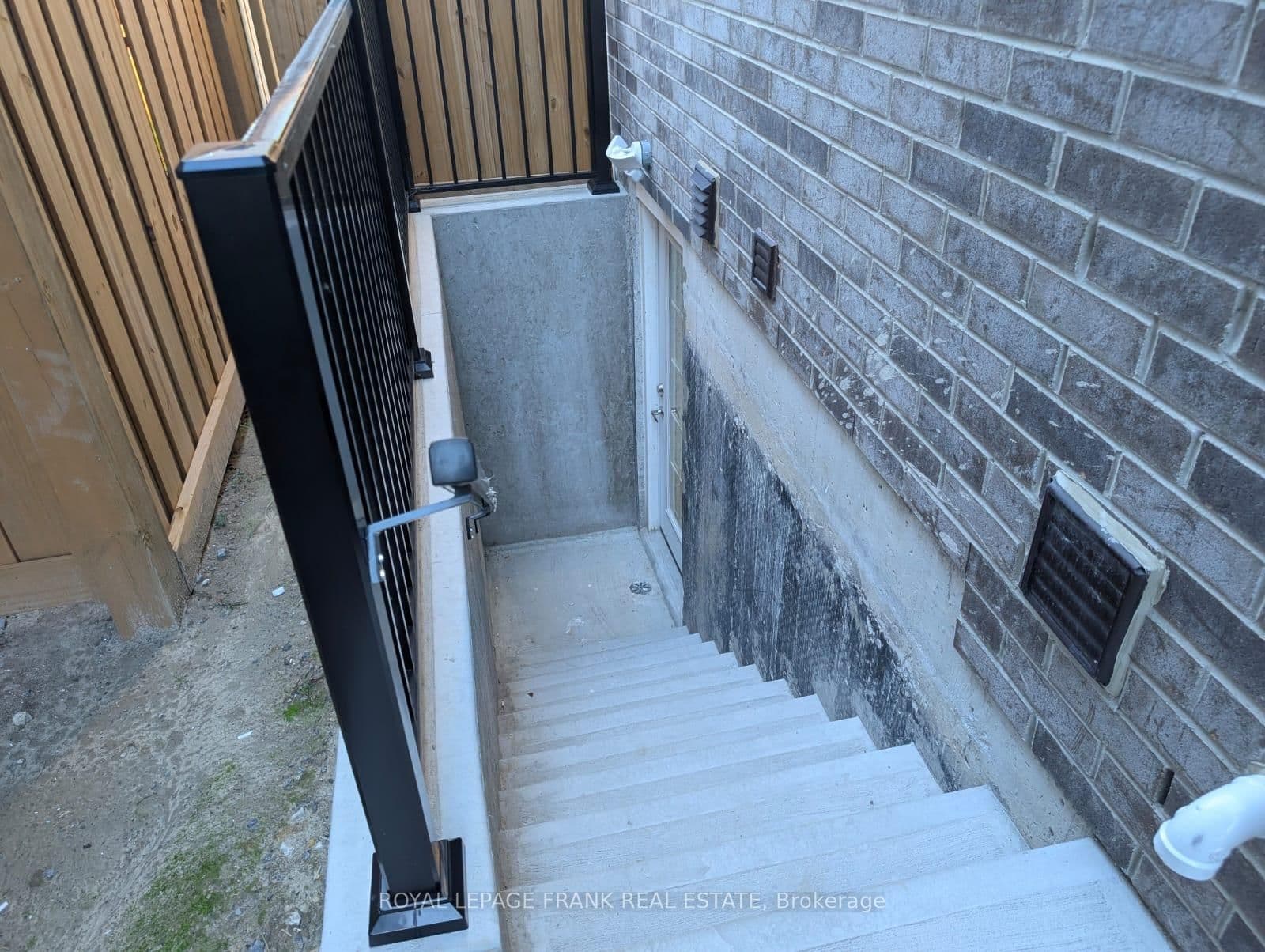Bsmt - 41 Morley Crescent, Whitby, ON — photo 3