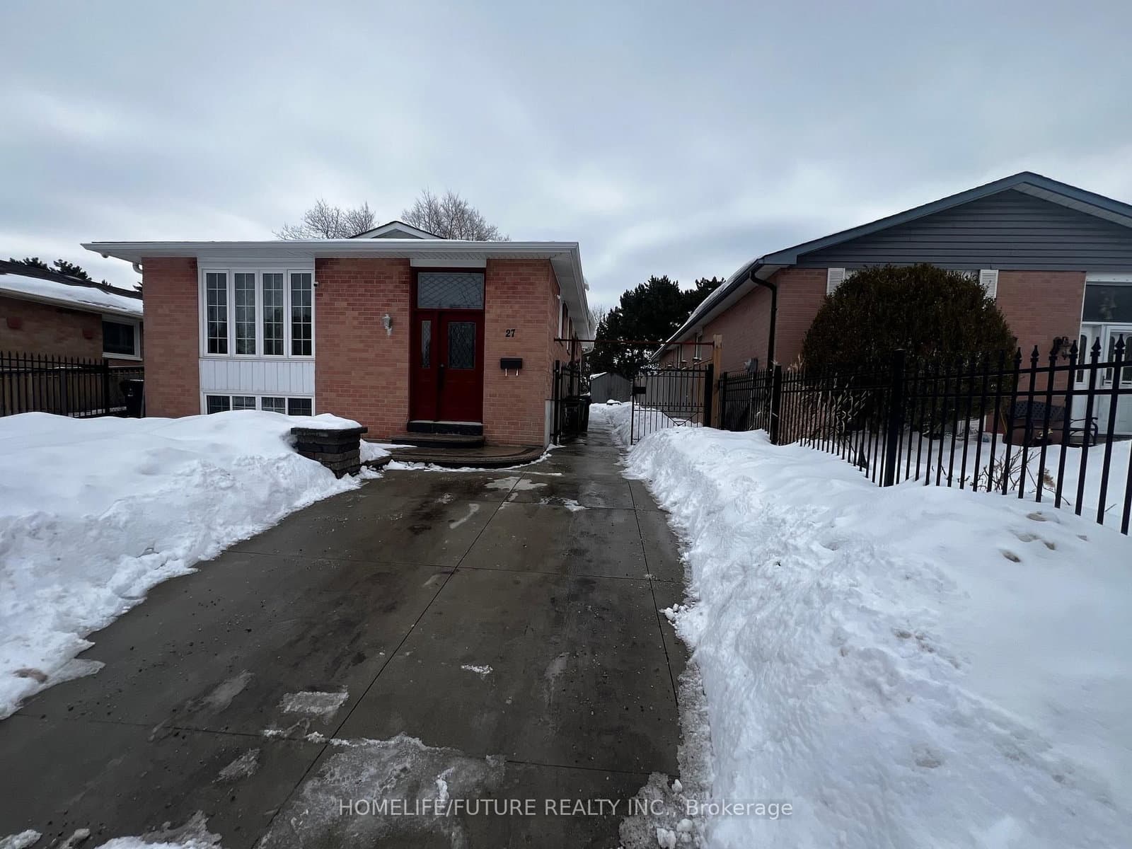 Bsmt - 27 Winstanly Crescent, Toronto, ON