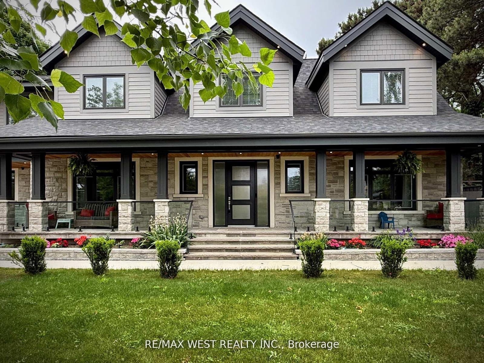 18 Windy Ridge Drive, Toronto, ON