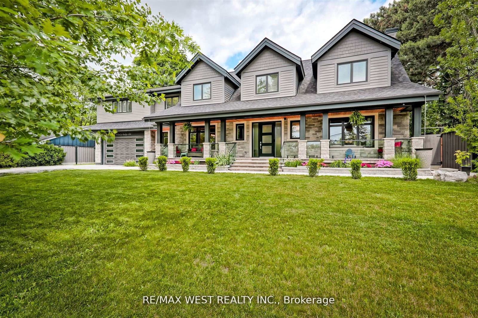 18 Windy Ridge Drive, Toronto, ON — photo 2
