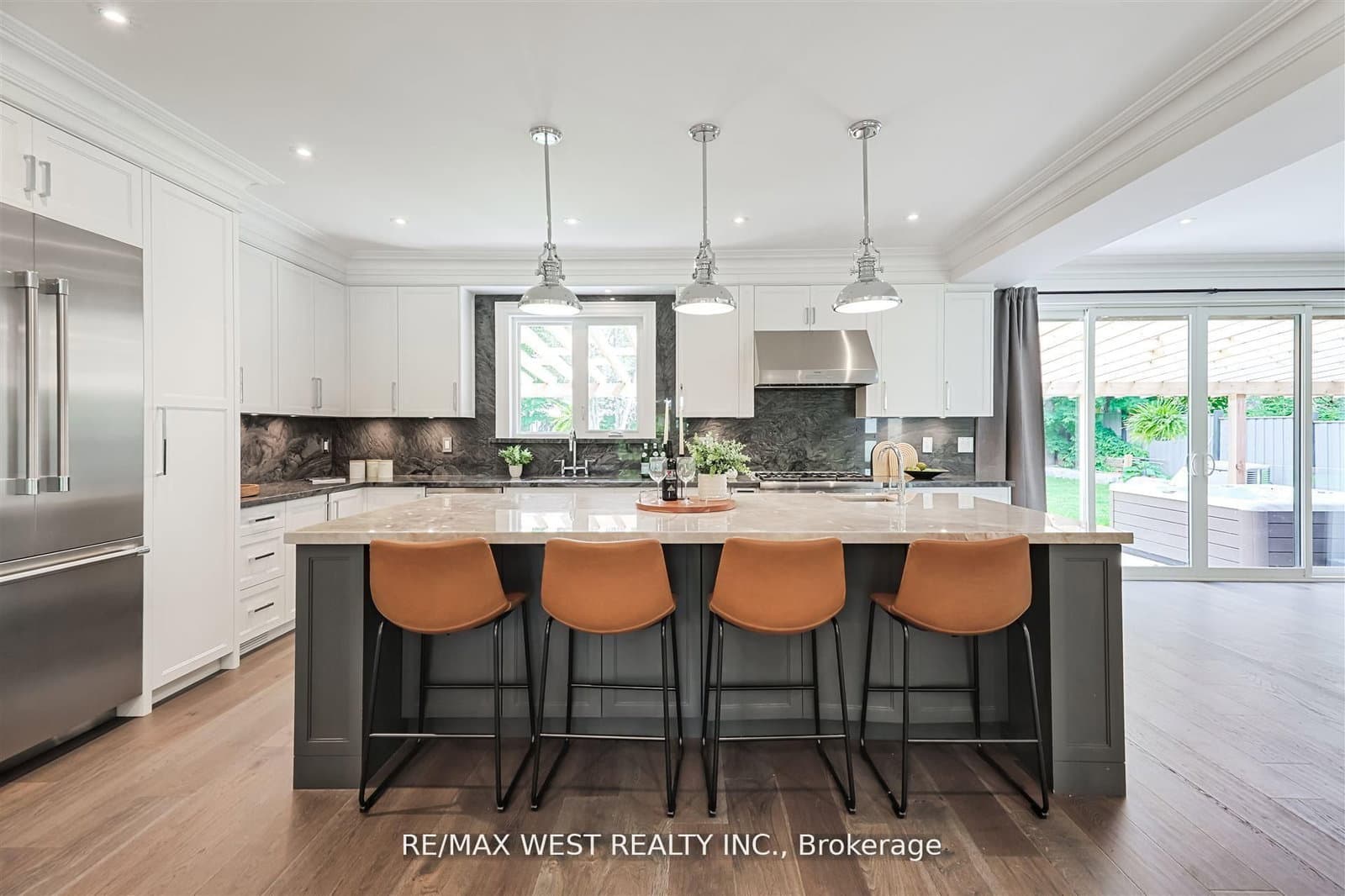18 Windy Ridge Drive, Toronto, ON — photo 3